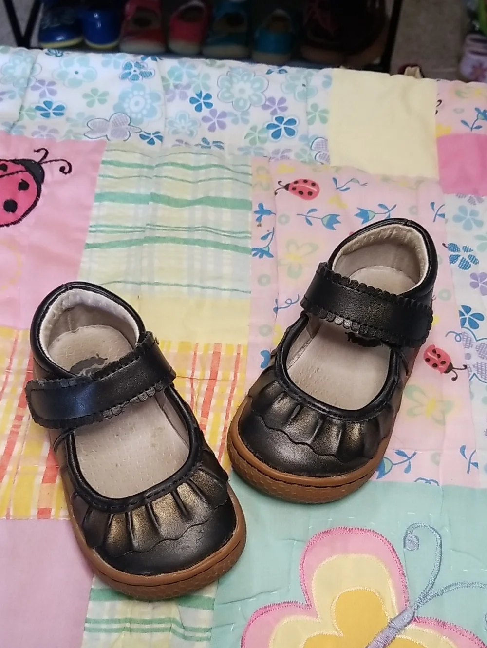 Livie & Luca Black Ruche Mary Jane Shoes with Gold Overspray Size 4